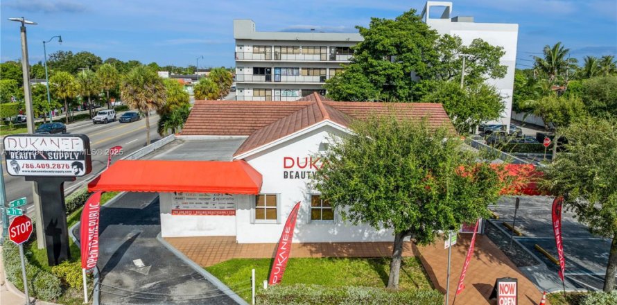 Propiedad comercial en Miami, Florida № 1981051