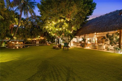 Снять в аренду виллу или дом в Ки-Бискейн, Флорида 5 спален, 297.47м2, № 2057371 - фото 12