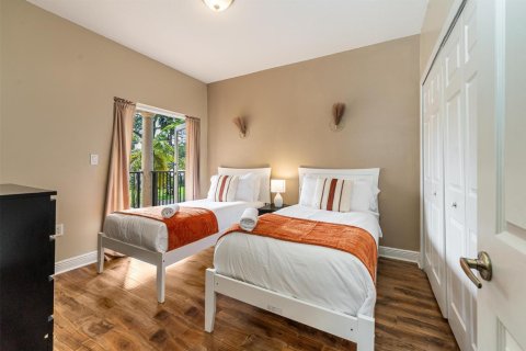 Adosado en venta en Fort Lauderdale, Florida, 5 dormitorios, 286.98 m2 № 2250682 - foto 16