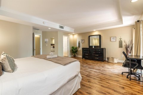 Adosado en venta en Fort Lauderdale, Florida, 5 dormitorios, 286.98 m2 № 2250682 - foto 28