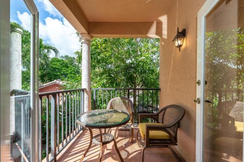 Adosado en venta en Fort Lauderdale, Florida, 5 dormitorios, 286.98 m2 № 2250682 - foto 25