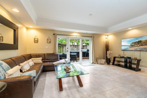 Adosado en venta en Fort Lauderdale, Florida, 5 dormitorios, 286.98 m2 № 2250682 - foto 3