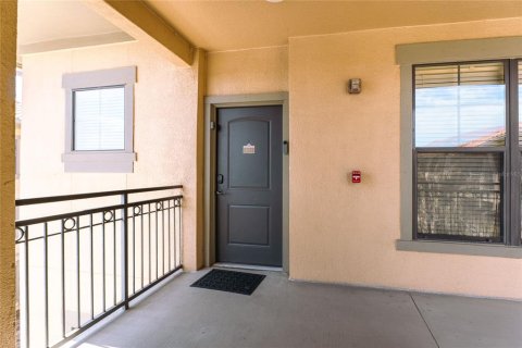 Condominio en venta en Davenport, Florida, 2 dormitorios, 96.53 m2 № 1910244 - foto 1