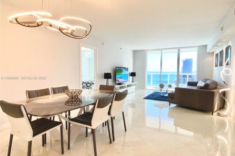 Condominio en alquiler en Hallandale Beach, Florida, 3 dormitorios, 161 m2 № 2060630 - foto 25