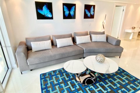 Condominio en alquiler en Hallandale Beach, Florida, 3 dormitorios, 161 m2 № 2060630 - foto 8