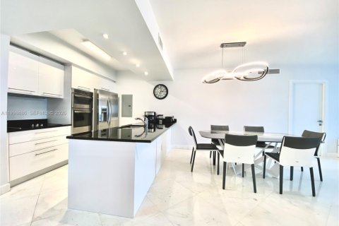 Condominio en alquiler en Hallandale Beach, Florida, 3 dormitorios, 161 m2 № 2060630 - foto 4