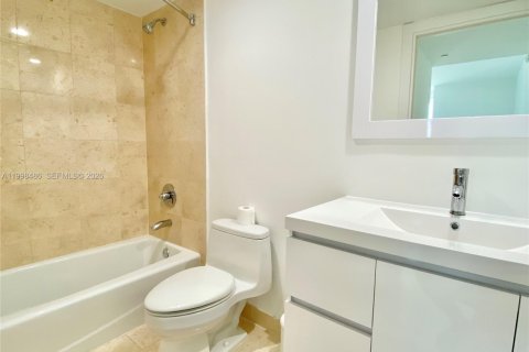 Condominio en alquiler en Hallandale Beach, Florida, 3 dormitorios, 161 m2 № 2060630 - foto 29