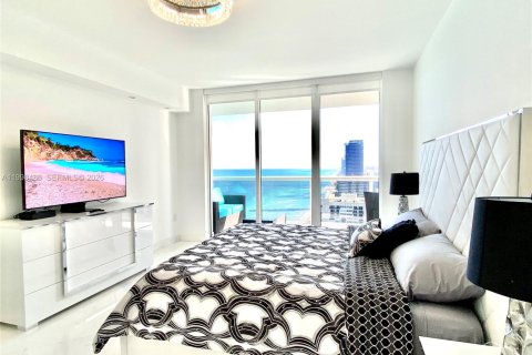 Condominio en alquiler en Hallandale Beach, Florida, 3 dormitorios, 161 m2 № 2060630 - foto 13