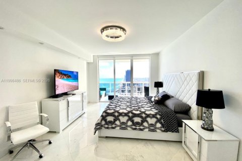 Condominio en alquiler en Hallandale Beach, Florida, 3 dormitorios, 161 m2 № 2060630 - foto 14