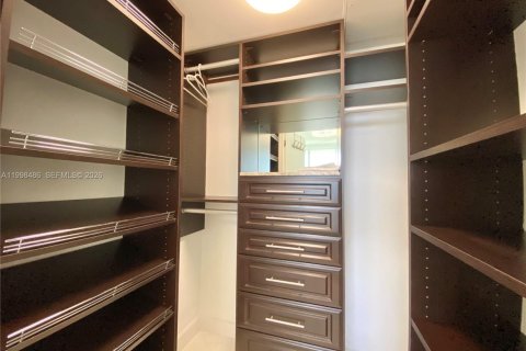 Condominio en alquiler en Hallandale Beach, Florida, 3 dormitorios, 161 m2 № 2060630 - foto 27