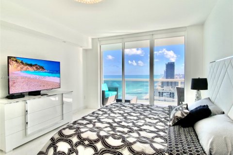 Condominio en alquiler en Hallandale Beach, Florida, 3 dormitorios, 161 m2 № 2060630 - foto 15