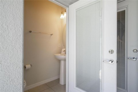 Townhouse in Davenport, Florida 5 bedrooms, 213.02 sq.m. № 2239379 - photo 16