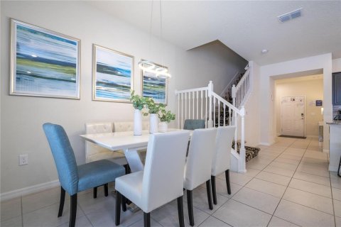Townhouse in Davenport, Florida 5 bedrooms, 213.02 sq.m. № 2239379 - photo 11