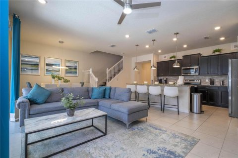 Townhouse in Davenport, Florida 5 bedrooms, 213.02 sq.m. № 2239379 - photo 7