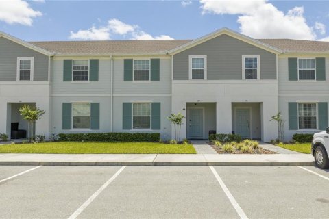 Townhouse in Davenport, Florida 5 bedrooms, 213.02 sq.m. № 2239379 - photo 2