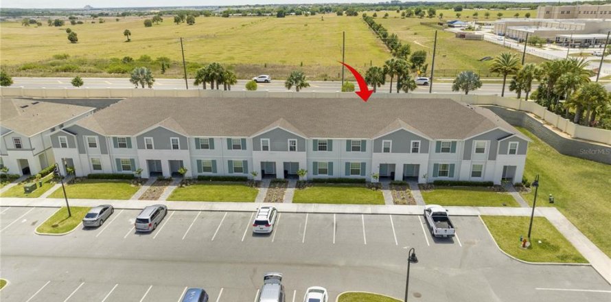 Townhouse in Davenport, Florida 5 bedrooms, 213.02 sq.m. № 2239379