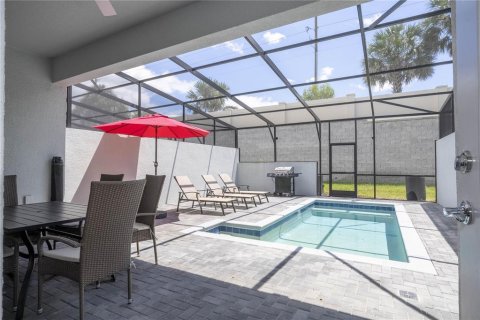 Townhouse in Davenport, Florida 5 bedrooms, 213.02 sq.m. № 2239379 - photo 13