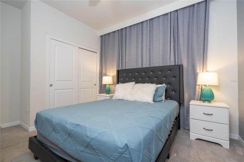 Townhouse in Davenport, Florida 5 bedrooms, 213.02 sq.m. № 2239379 - photo 18