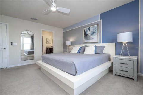 Townhouse in Davenport, Florida 5 bedrooms, 213.02 sq.m. № 2239379 - photo 25