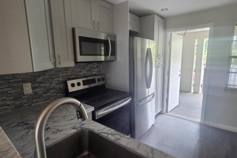 Condo in Pompano Beach, Florida, 1 bedroom  № 2401833 - photo 9