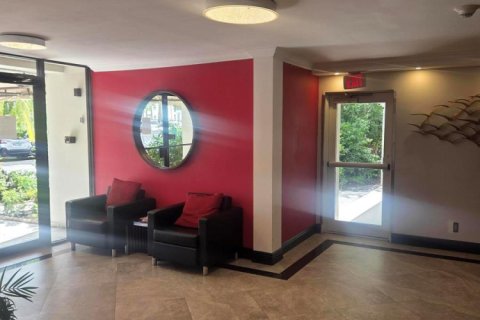 Condo in Pompano Beach, Florida, 1 bedroom  № 2401833 - photo 2