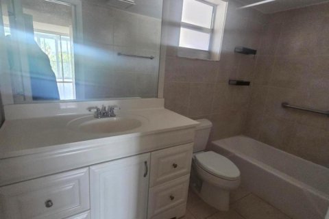 Condo in Pompano Beach, Florida, 1 bedroom  № 2401833 - photo 19