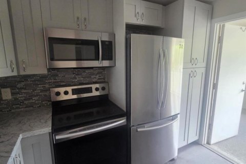 Condo in Pompano Beach, Florida, 1 bedroom  № 2401833 - photo 10