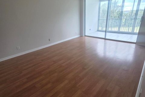 Condo in Pompano Beach, Florida, 1 bedroom  № 2401833 - photo 16