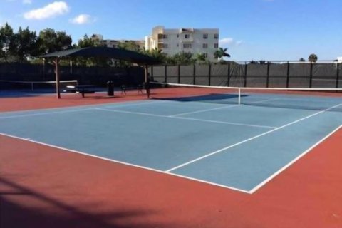 Condo in Pompano Beach, Florida, 1 bedroom  № 2401833 - photo 24