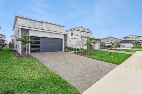 House in Clermont, Florida 5 bedrooms, 242.01 sq.m. № 2237630