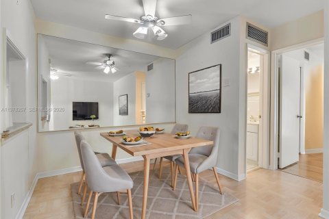 Copropriété à vendre à Lighthouse Point, Floride: 1 chambre, 62.8 m2 № 2045239 - photo 3