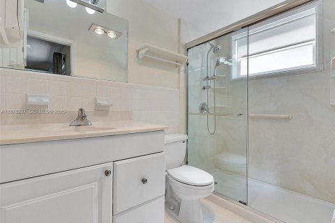 Copropriété à vendre à Lighthouse Point, Floride: 1 chambre, 62.8 m2 № 2045239 - photo 7