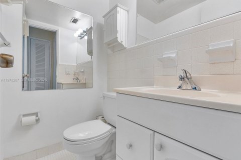 Copropriété à vendre à Lighthouse Point, Floride: 1 chambre, 62.8 m2 № 2045239 - photo 5