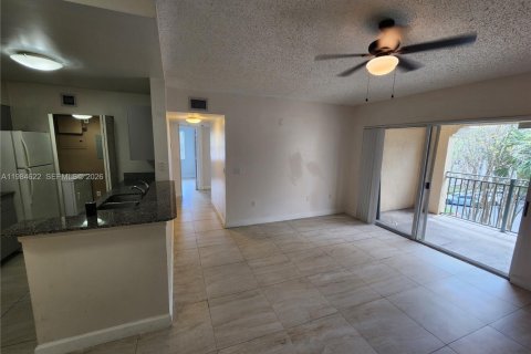 Copropriété à vendre à Miramar, Floride: 2 chambres, 87.33 m2 № 2048681 - photo 12