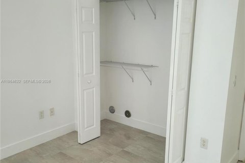 Condo à Miramar, Floride, 2 chambres  № 2048681