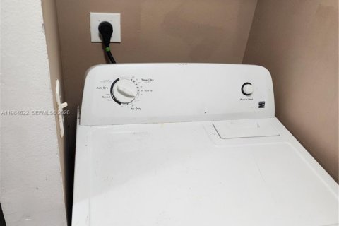 Copropriété à vendre à Miramar, Floride: 2 chambres, 87.33 m2 № 2048681 - photo 15