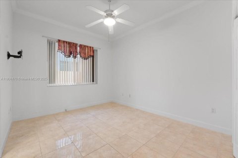 Casa en alquiler en Miami Lakes, Florida, 4 dormitorios, 227.52 m2 № 1955446 - foto 18