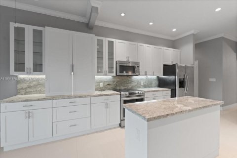 Casa en alquiler en Miami Lakes, Florida, 4 dormitorios, 227.52 m2 № 1955446 - foto 11