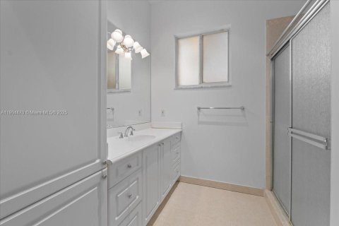 Casa en alquiler en Miami Lakes, Florida, 4 dormitorios, 227.52 m2 № 1955446 - foto 23