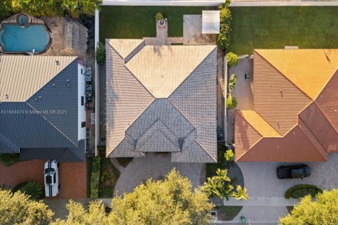 Casa en alquiler en Miami Lakes, Florida, 4 dormitorios, 227.52 m2 № 1955446 - foto 3