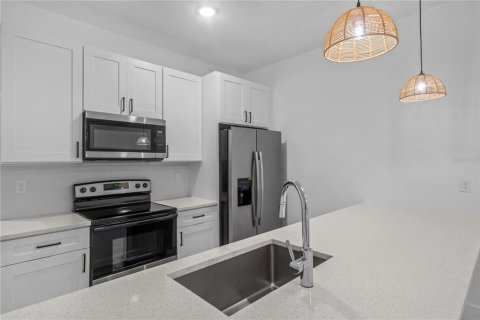 Apartamento en alquiler en Englewood, Florida, 3 dormitorios, 111.48 m2 № 1912688 - foto 5