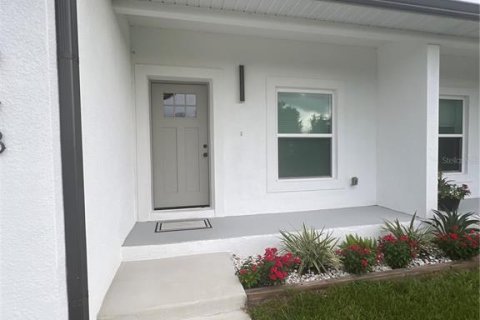 Apartamento en alquiler en Englewood, Florida, 3 dormitorios, 111.48 m2 № 1912688 - foto 3