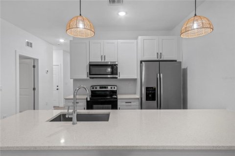 Apartamento en alquiler en Englewood, Florida, 3 dormitorios, 111.48 m2 № 1912688 - foto 4