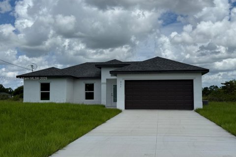 Дом в Лихай-Эйкерс, Флорида 3 спальни № 2061339