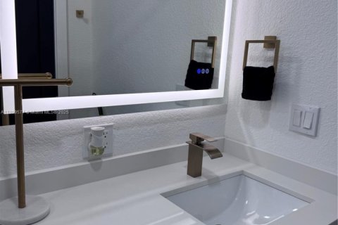 Propiedad comercial en venta en Homestead, Florida, 148.27 m2 № 1970863 - foto 16