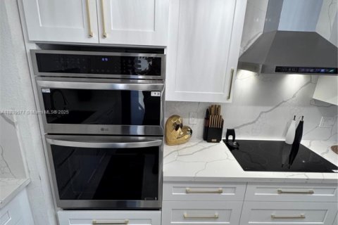 Propiedad comercial en venta en Homestead, Florida, 148.27 m2 № 1970863 - foto 7