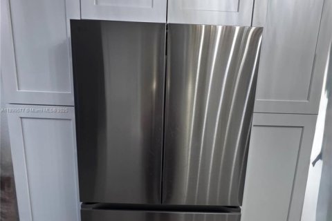 Propiedad comercial en venta en Homestead, Florida, 148.27 m2 № 1970863 - foto 5