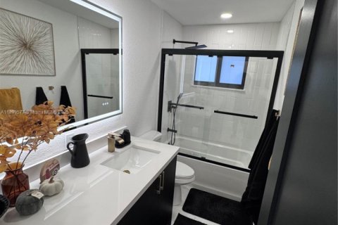 Propiedad comercial en venta en Homestead, Florida, 148.27 m2 № 1970863 - foto 12