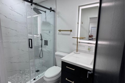 Propiedad comercial en venta en Homestead, Florida, 148.27 m2 № 1970863 - foto 17