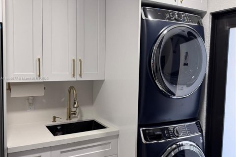 Propiedad comercial en venta en Homestead, Florida, 148.27 m2 № 1970863 - foto 14